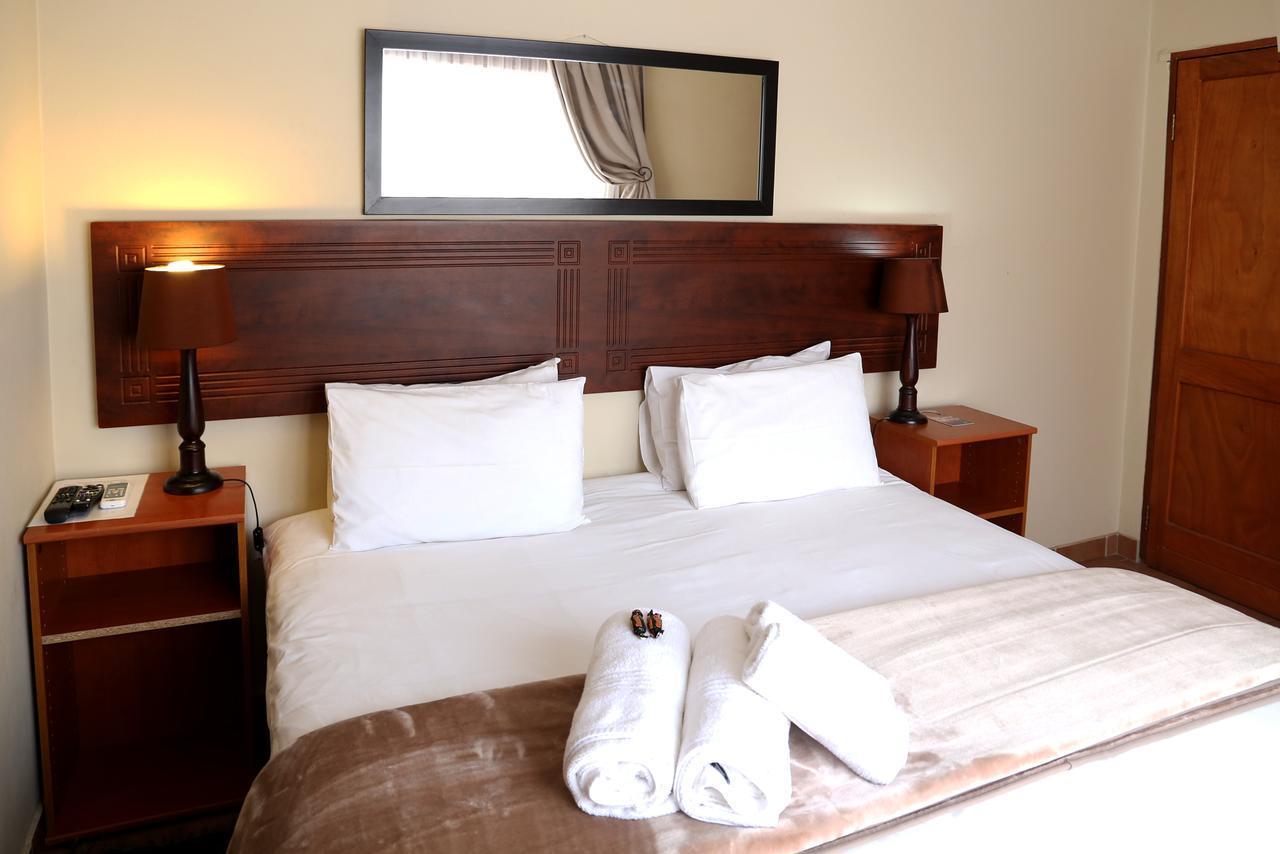 Morulana Guest House Kempton Park Dış mekan fotoğraf
