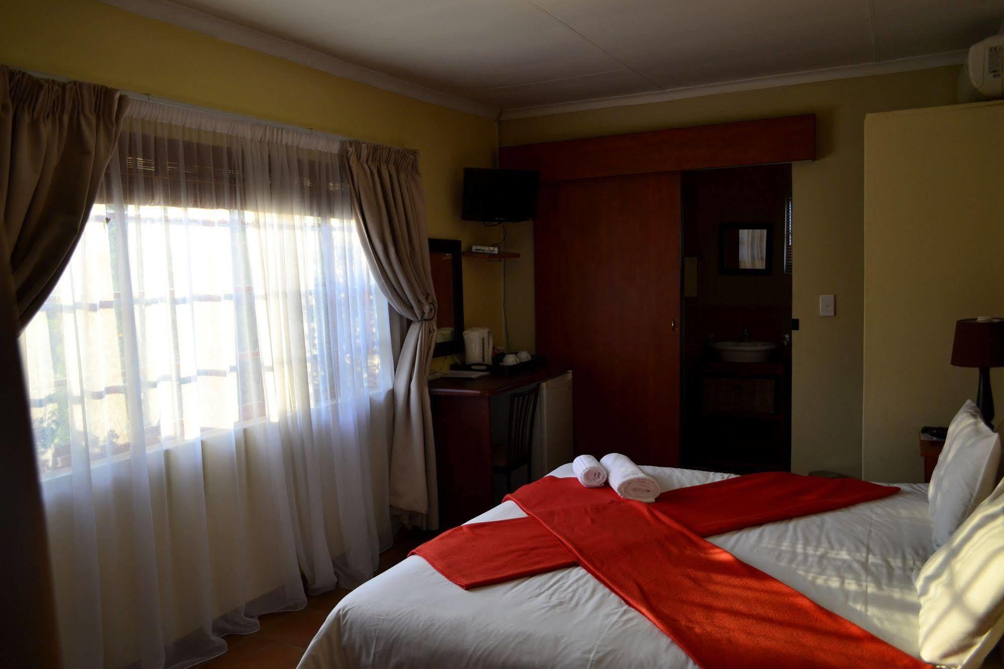 Morulana Guest House Kempton Park Dış mekan fotoğraf